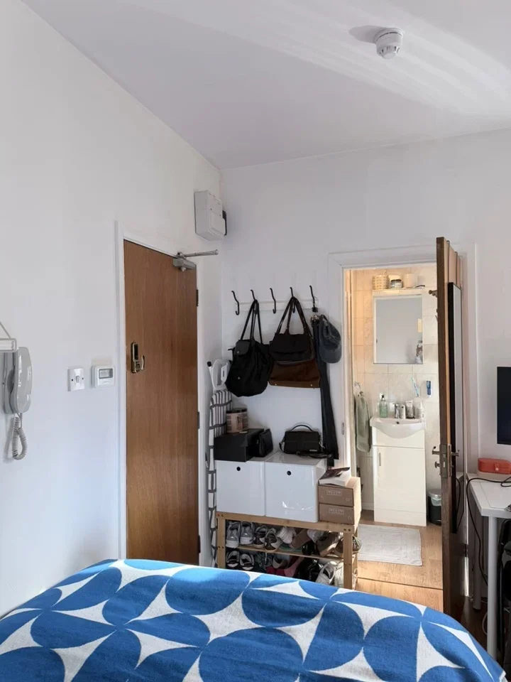 Flat Balmoral Road in Greater London