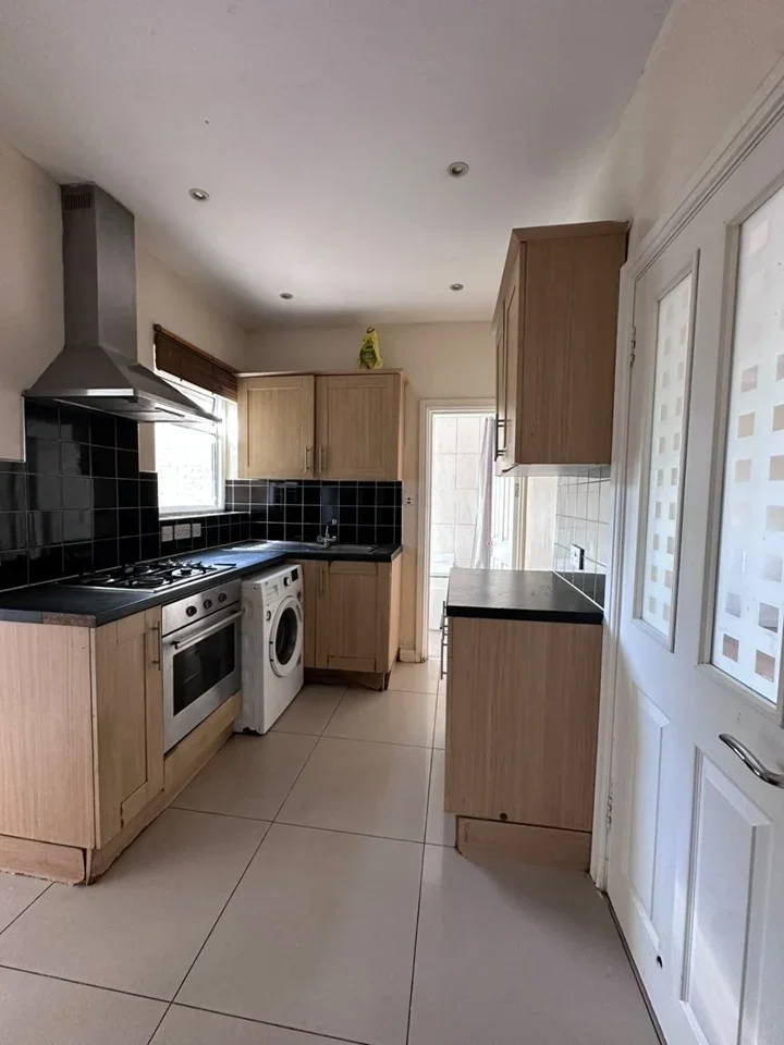 House Colvin Gardens in Greater London