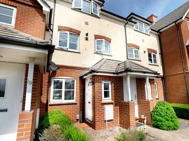 Flat Langborough Road in Wokingham