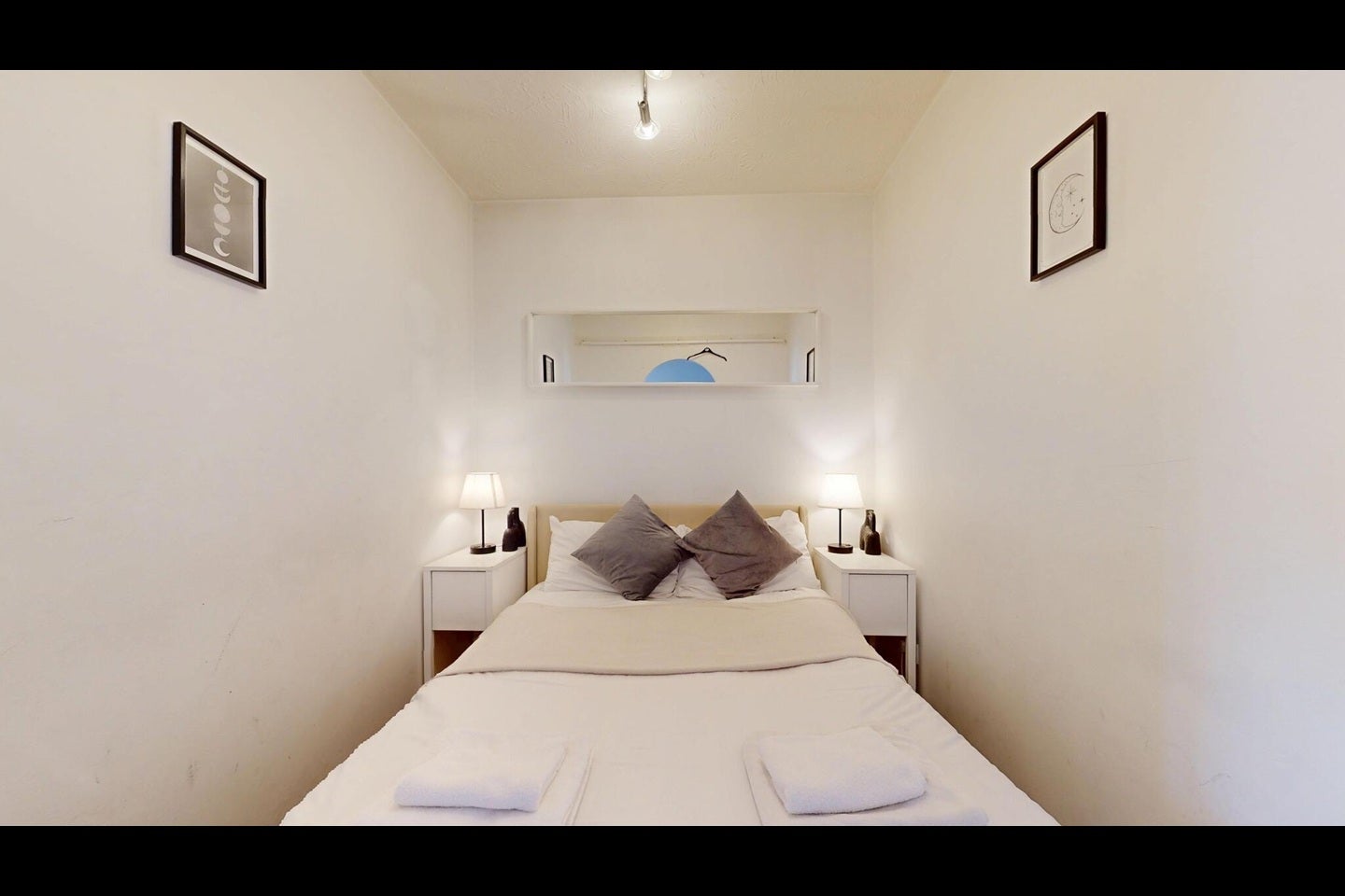 Flat Wheat Sheaf Close in Greater London