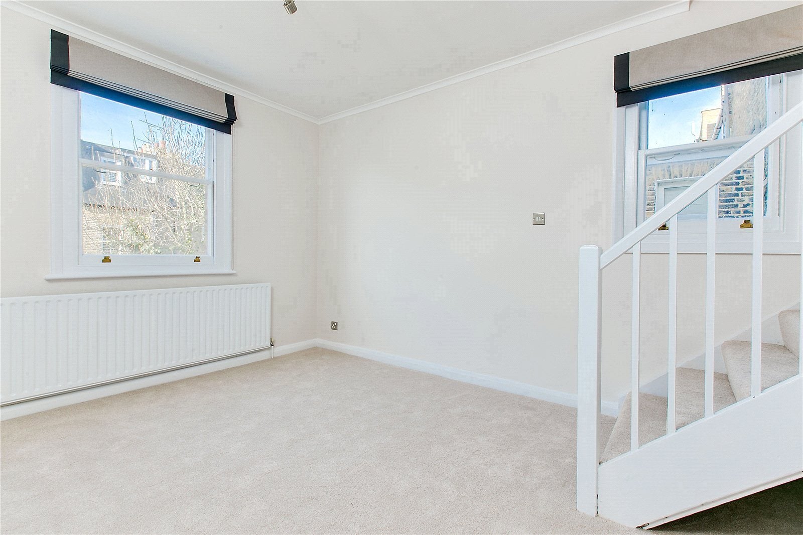 Flat Radipole Road in Greater London