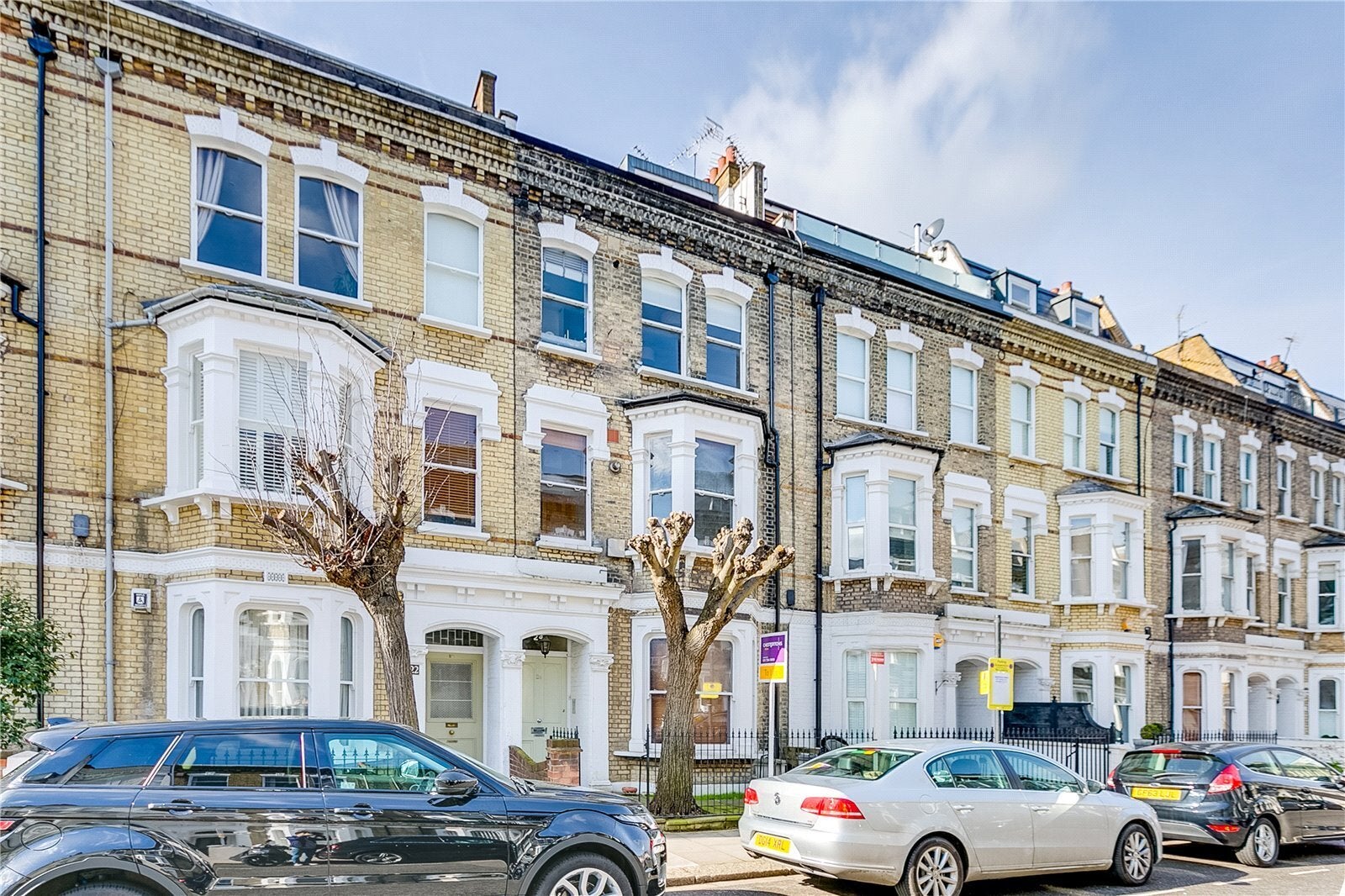 Flat Radipole Road in Greater London