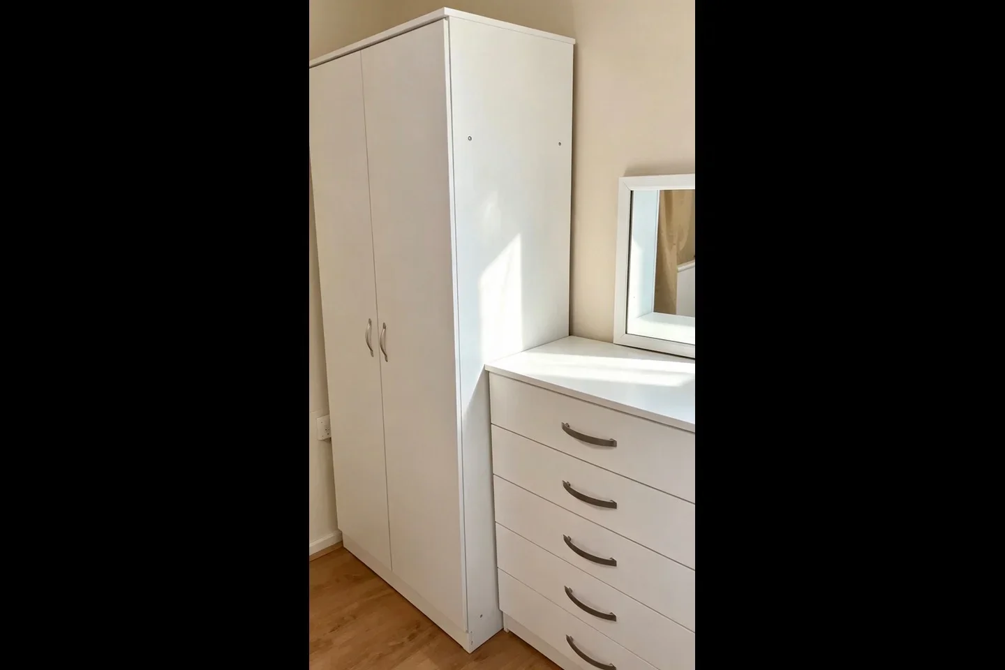 Room Park Lane in Greater London