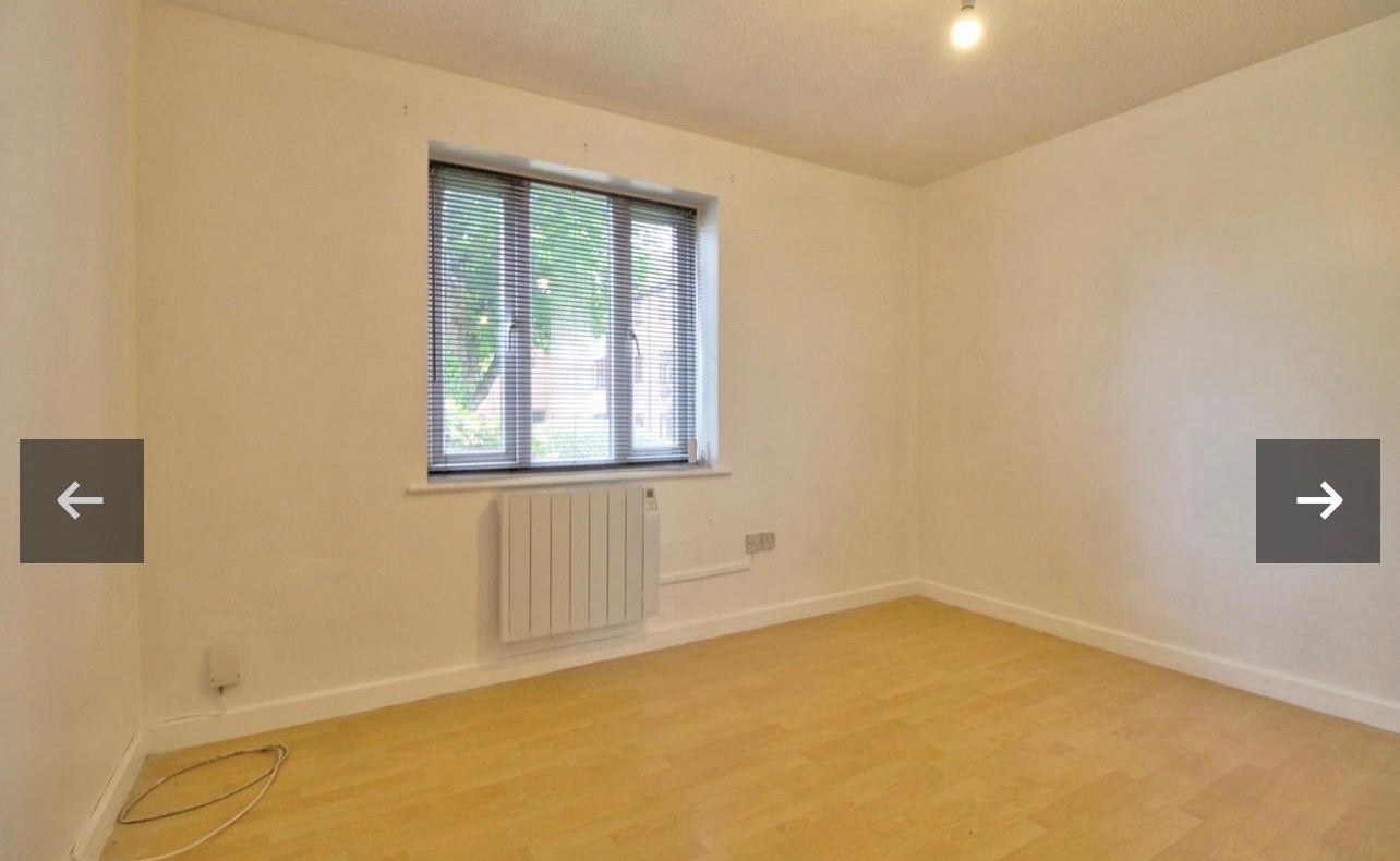 Flat Petunia Court in Luton