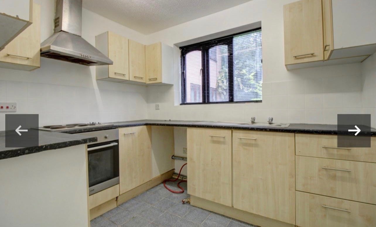 Flat Petunia Court in Luton