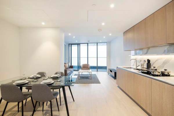 Flat Park Drive in Greater London