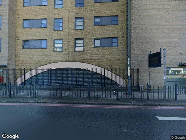 Room Commercial Road in Greater London