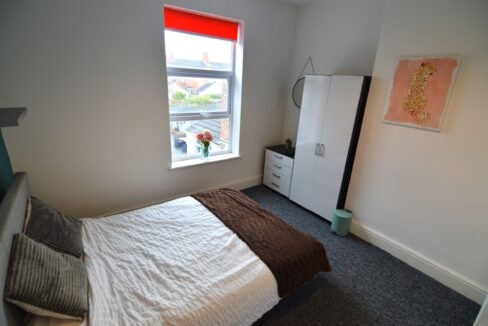 Flat Legsby Avenue in Grimsby