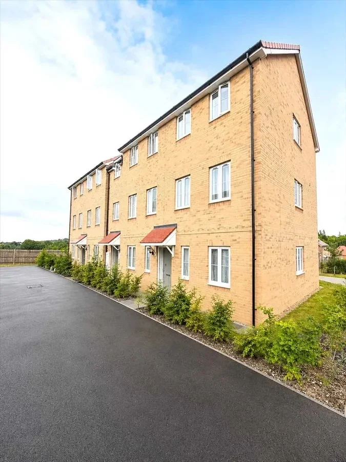 Flat Hectare Lane in Gravesham