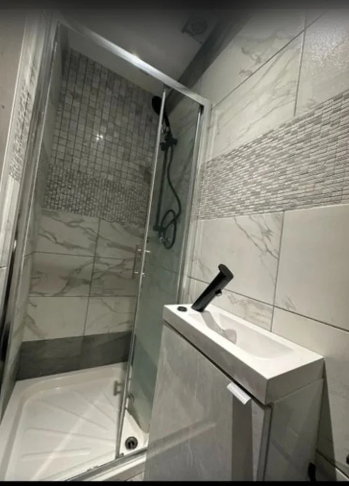 Room Pates Manor Drive in Greater London