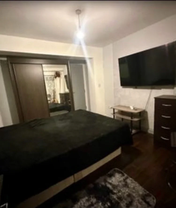 Room Pates Manor Drive in Greater London