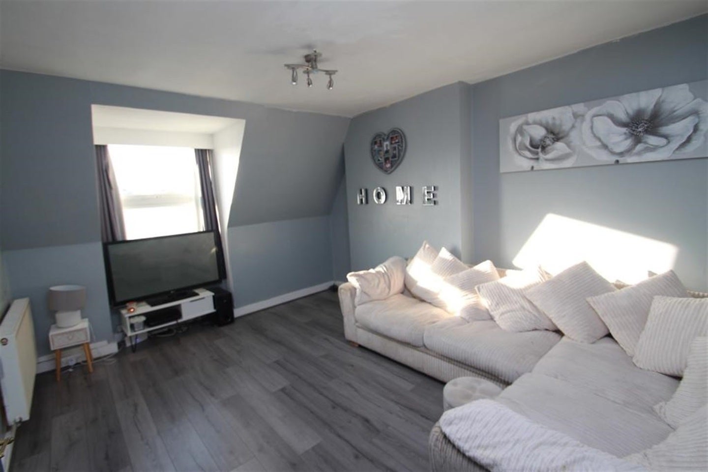 Flat Ashburton Road in Greater London