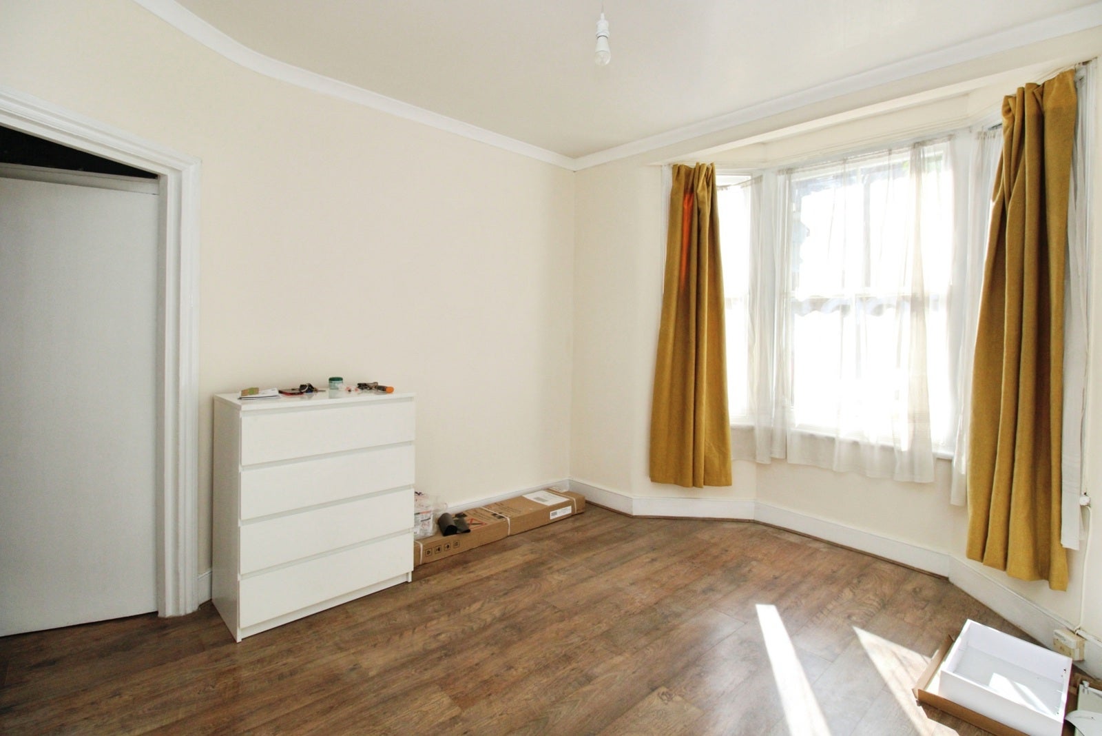 Flat Steerforth Street in Greater London