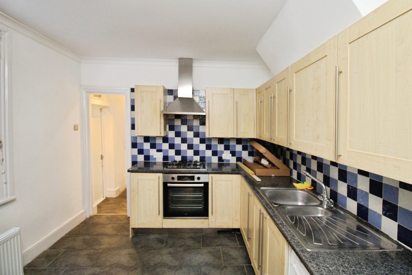 Flat Steerforth Street in Greater London