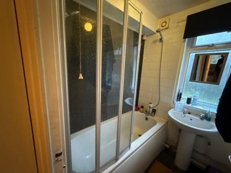 Flat Dale Acre Way in Telford