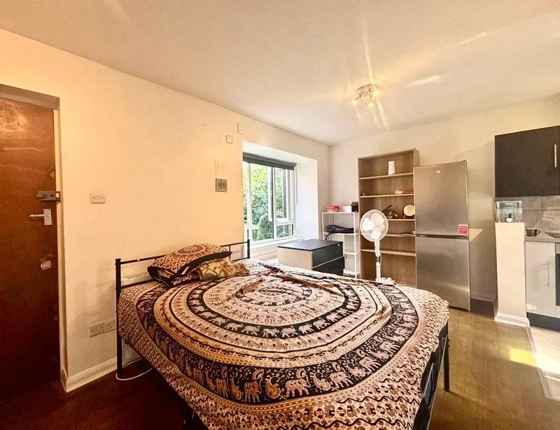 Flat Brendon Close in Greater London