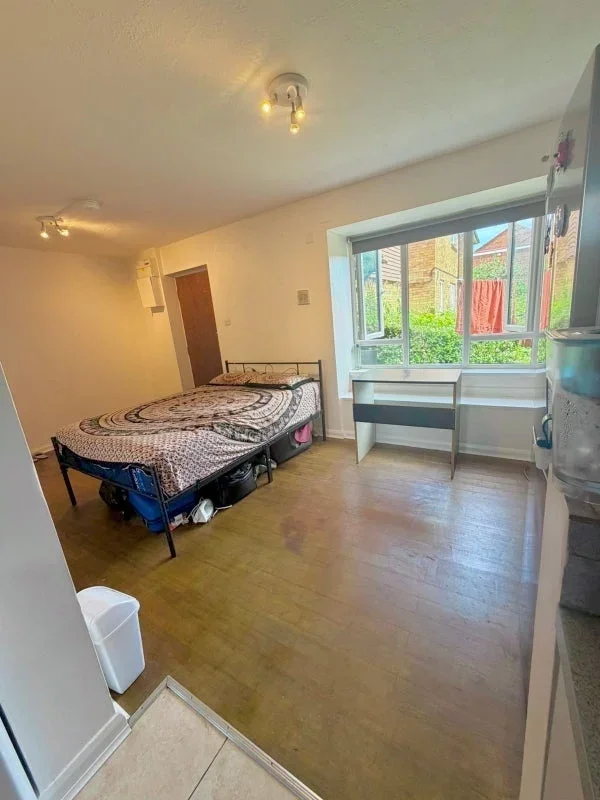 Flat Brendon Close in Greater London