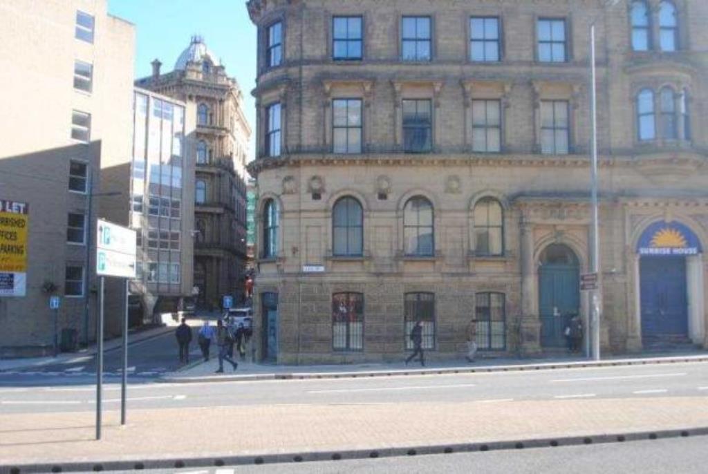 Flat Aked Street in Bradford