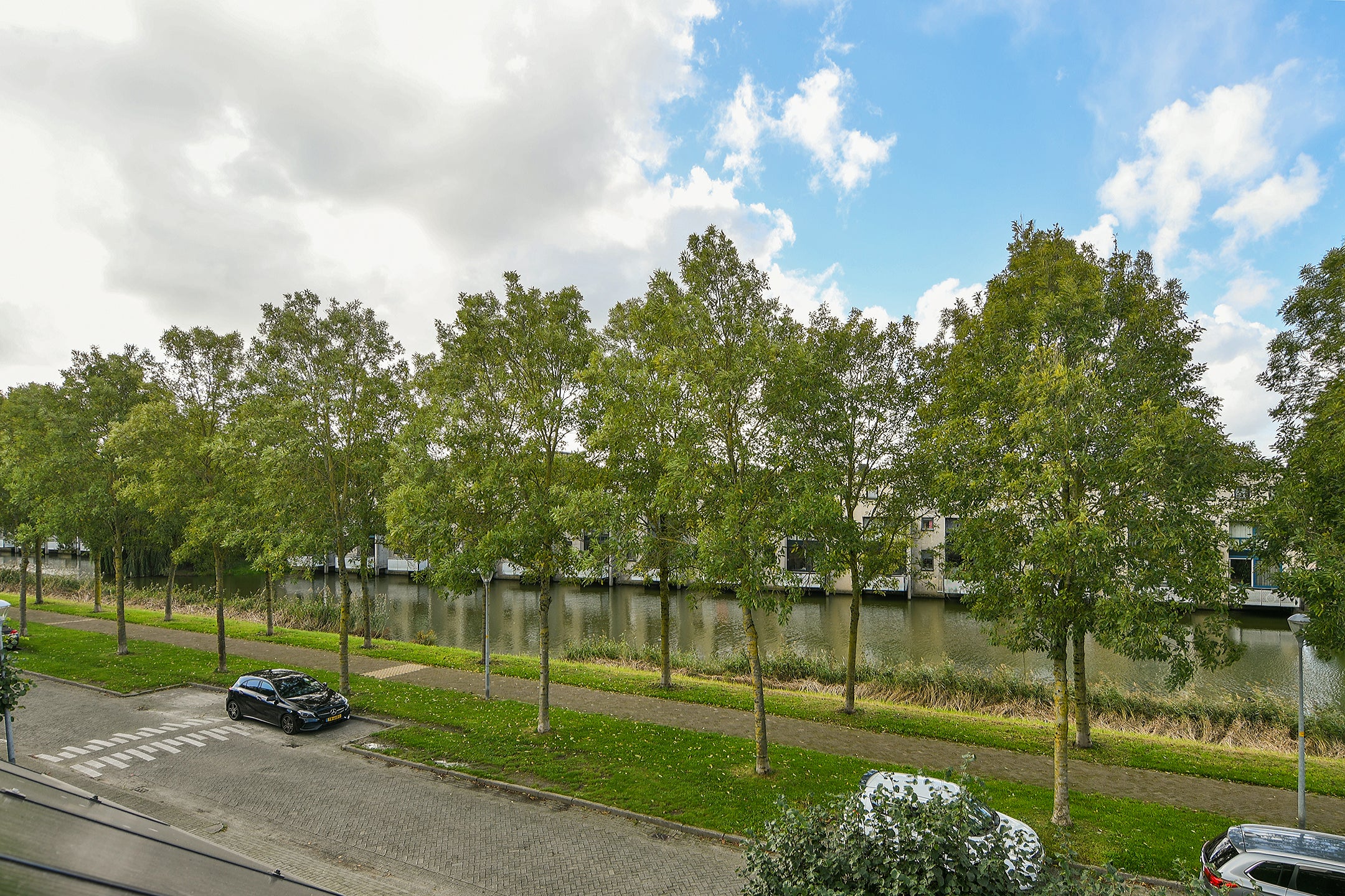 Tussenwoning te koop: Laan van Bizet 33, Nieuw-Vennep
