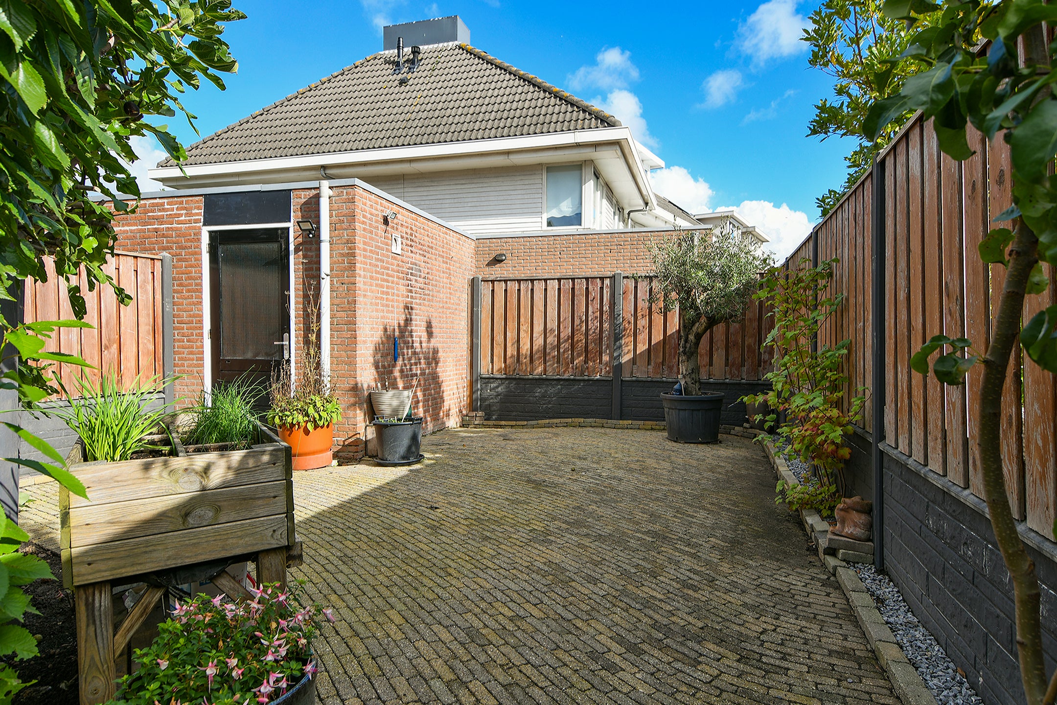 Tussenwoning te koop: Laan van Bizet 33, Nieuw-Vennep