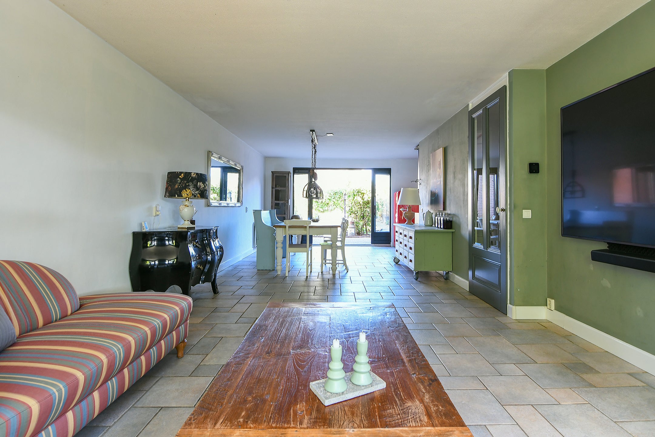 Tussenwoning te koop: Laan van Bizet 33, Nieuw-Vennep