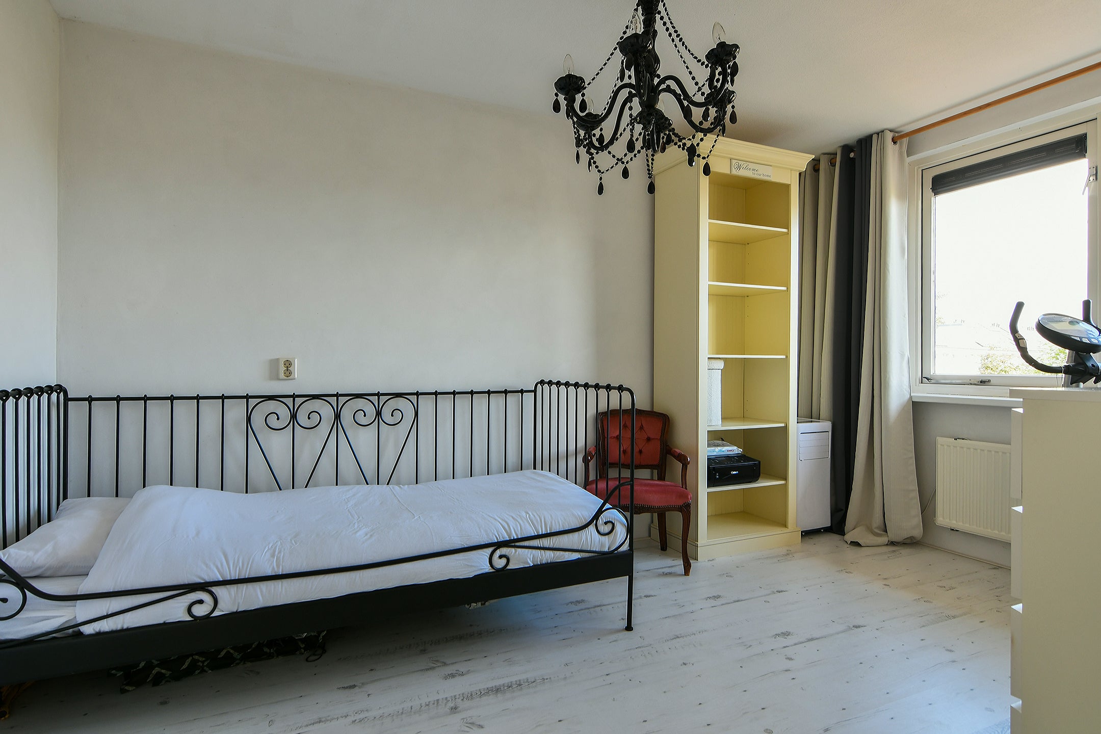 Tussenwoning te koop: Laan van Bizet 33, Nieuw-Vennep
