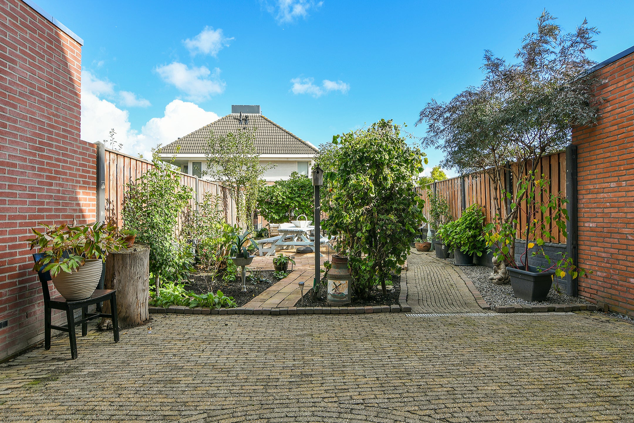 Tussenwoning te koop: Laan van Bizet 33, Nieuw-Vennep