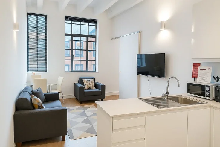 Flat Leather Lane in Greater London