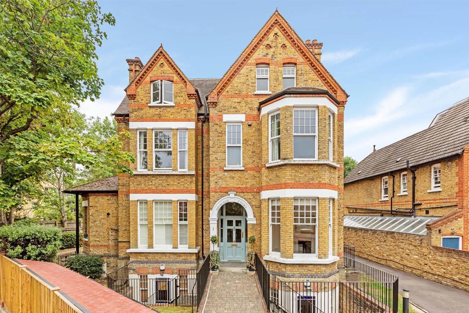 House Dryburgh Road in Greater London