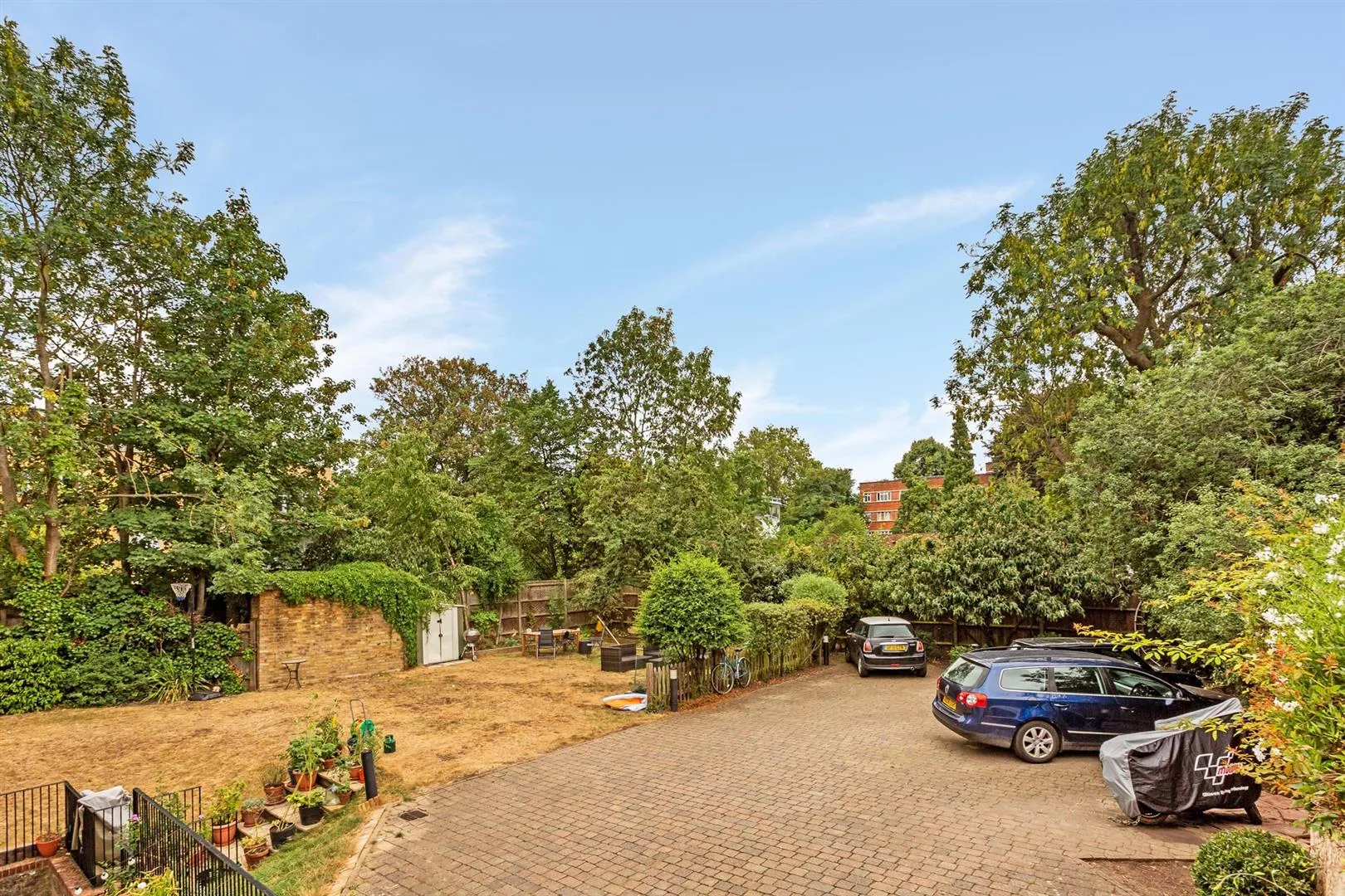 House Dryburgh Road in Greater London