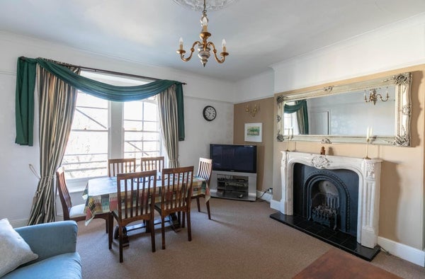 Flat Beaufort Road in Bristol