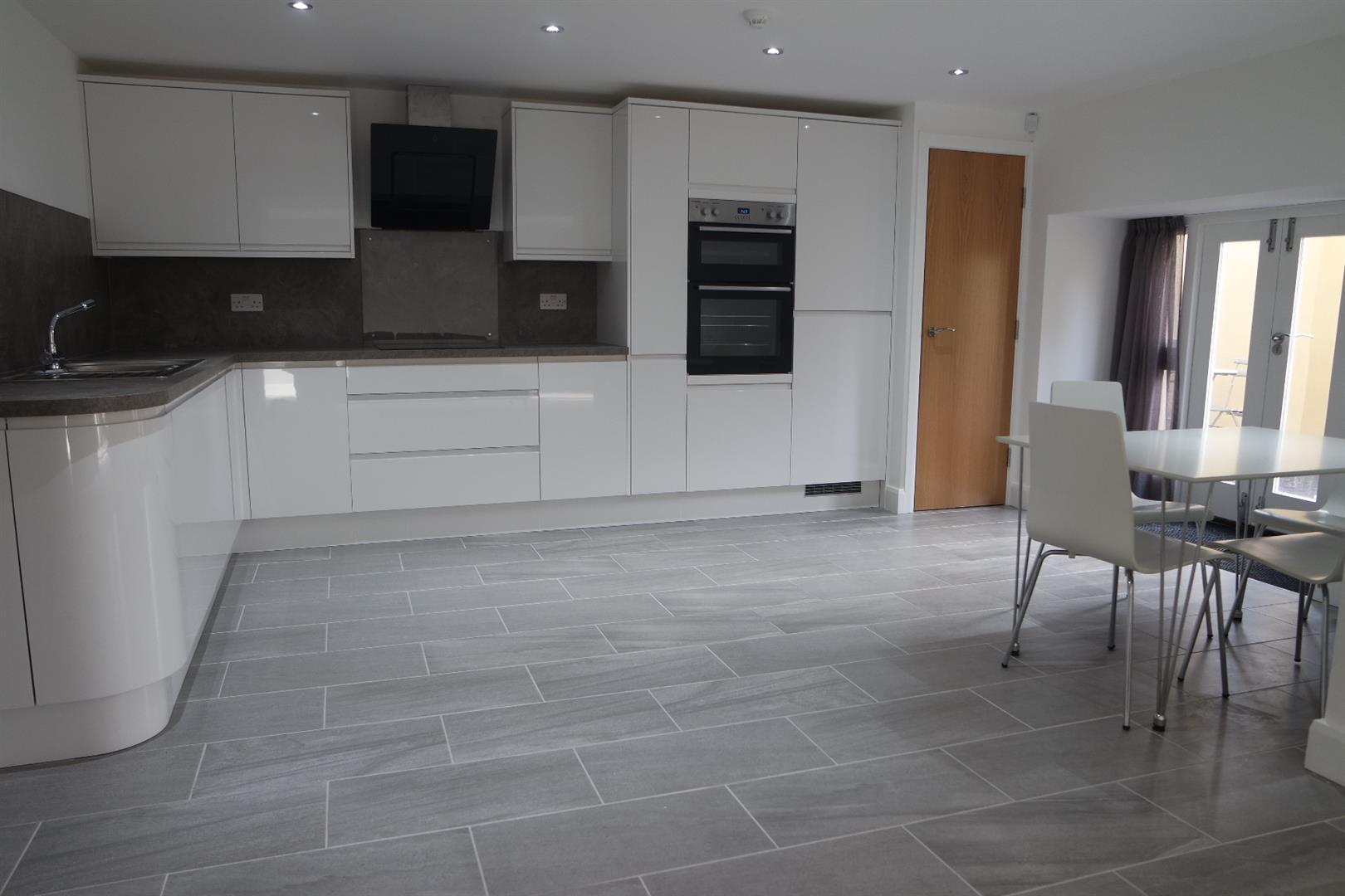 Flat Whitworth Road in Sheffield