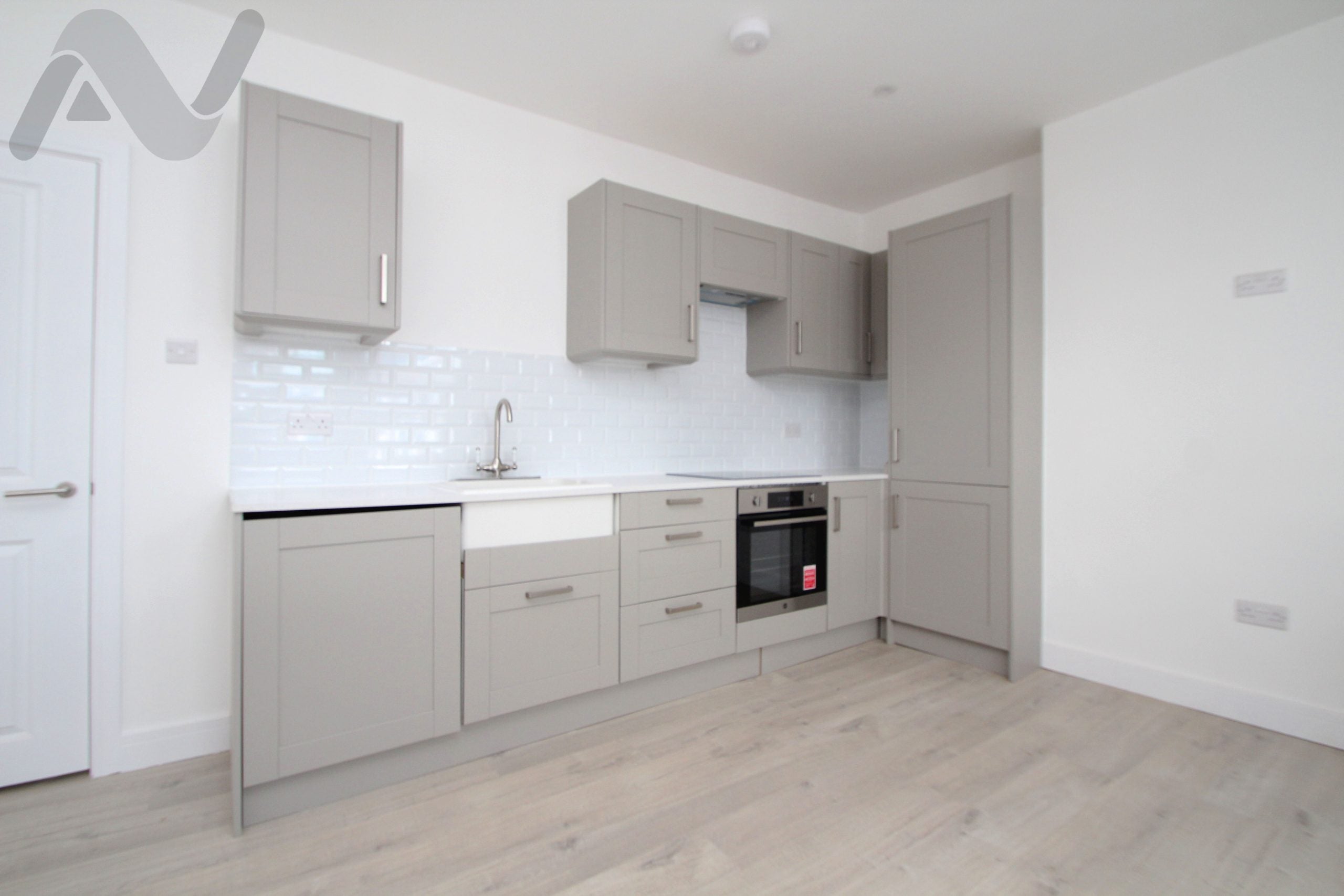 Flat Felix Avenue in Greater London