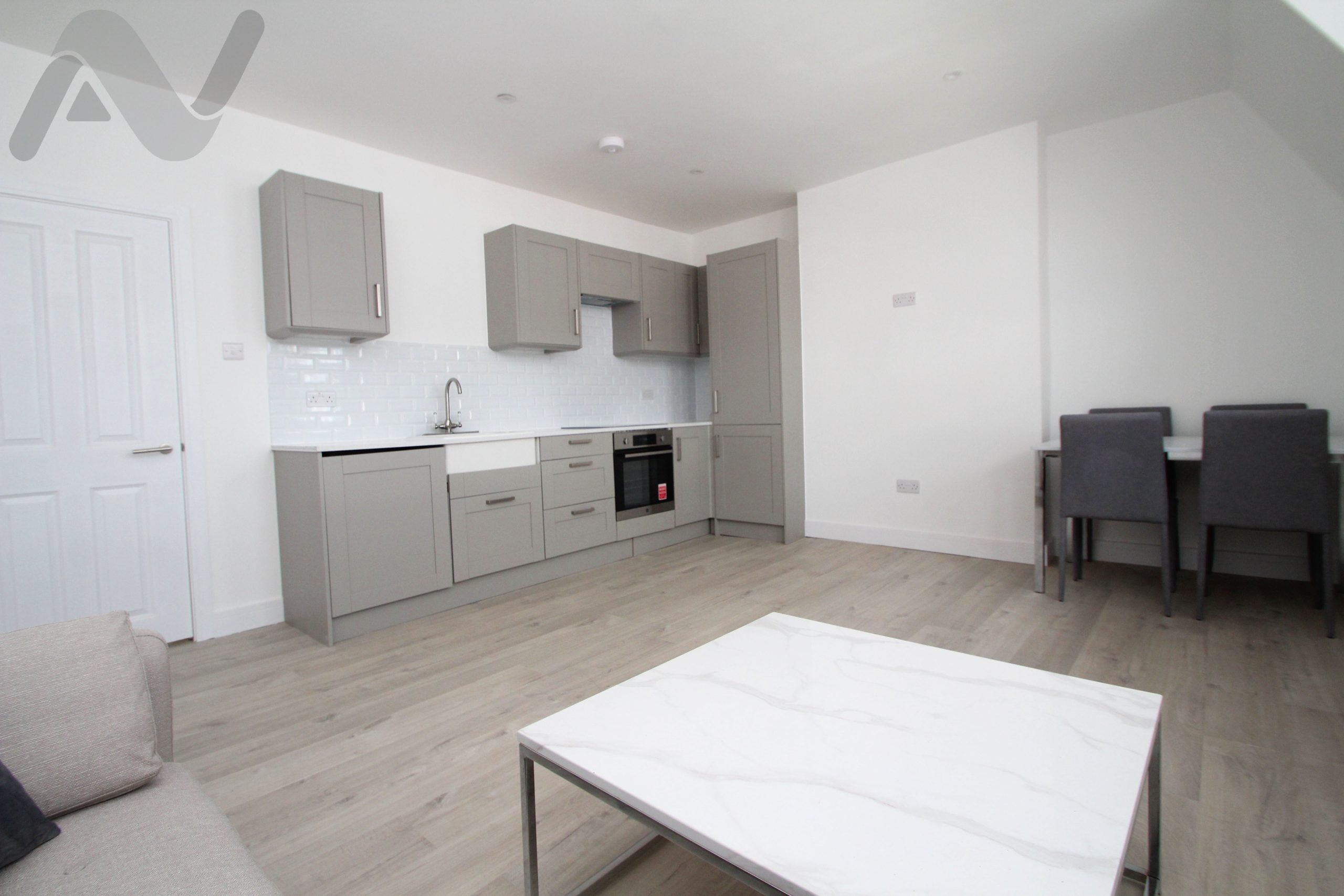 Flat Felix Avenue in Greater London