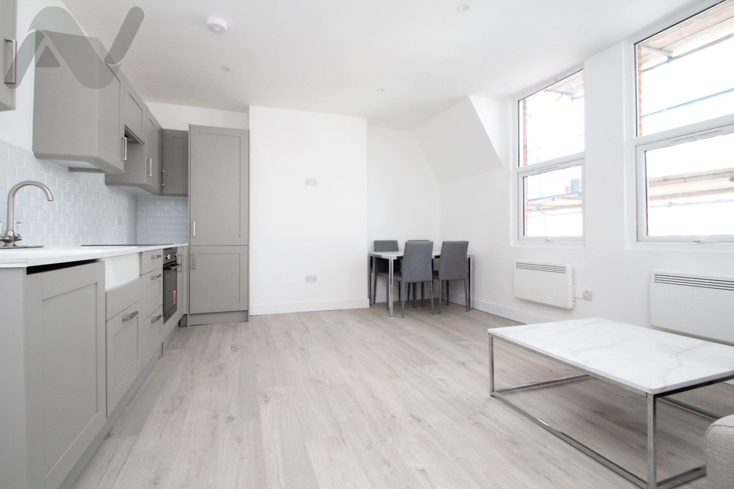 Flat Felix Avenue in Greater London