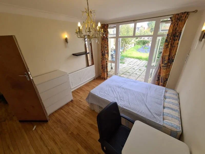 Room Lennox Gardens in Greater London
