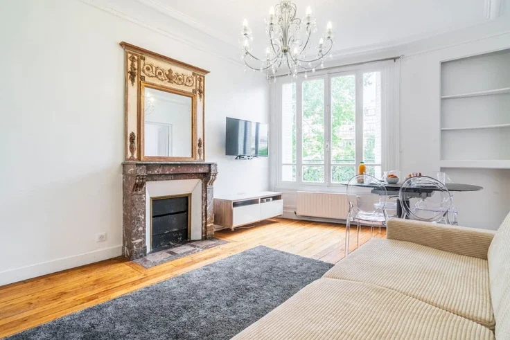 Flat Rue Jacques Dulud in Neuilly-sur-Seine