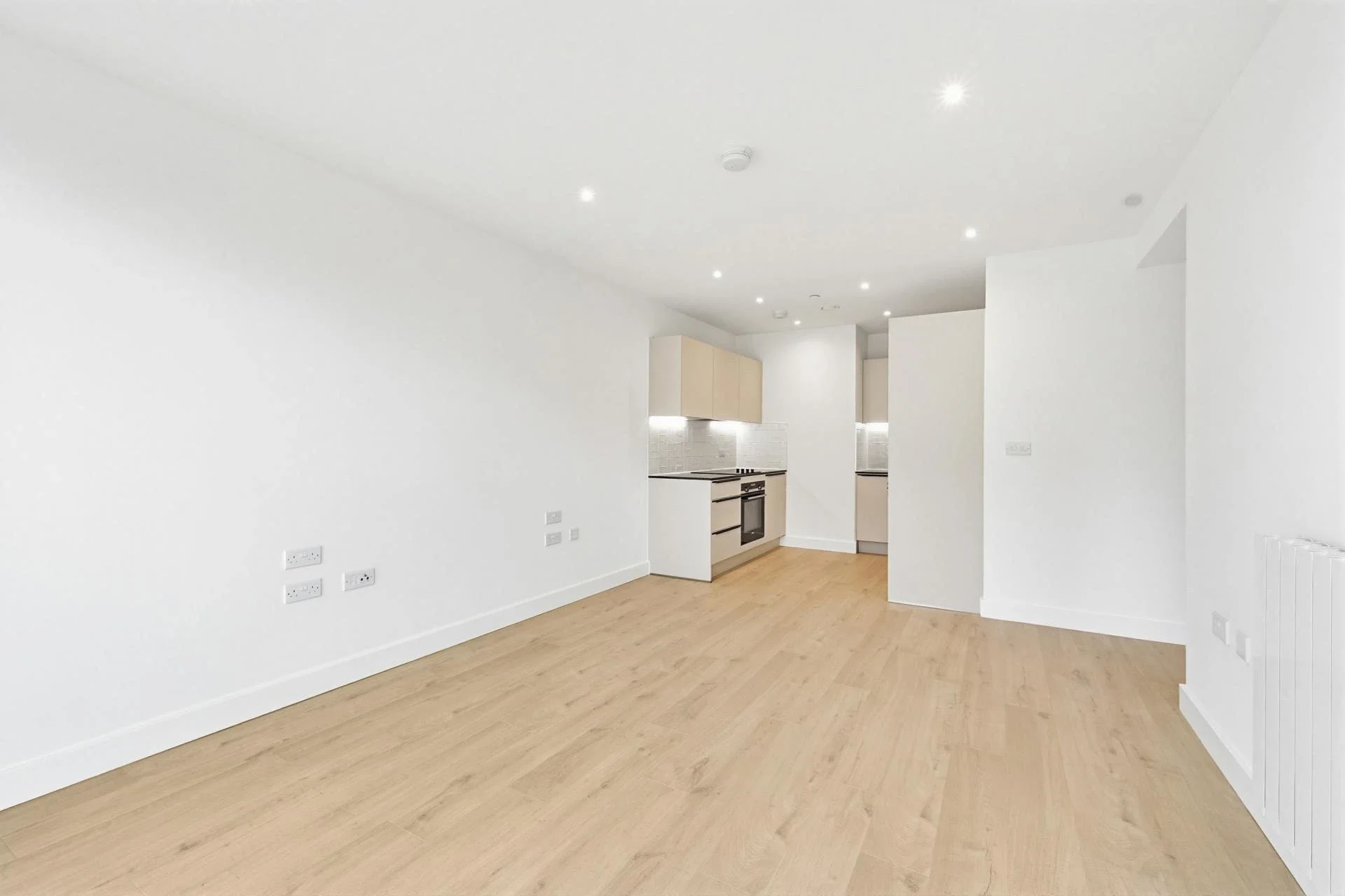 Flat Hadden Road in Greater London