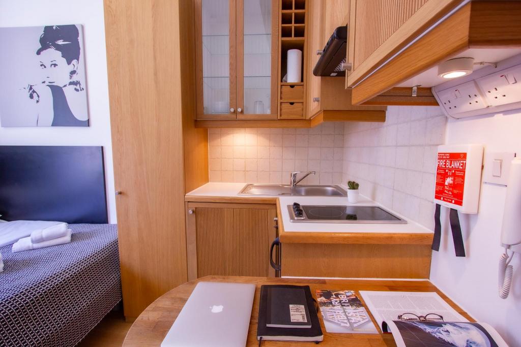 Flat Cartwright Gardens in Greater London