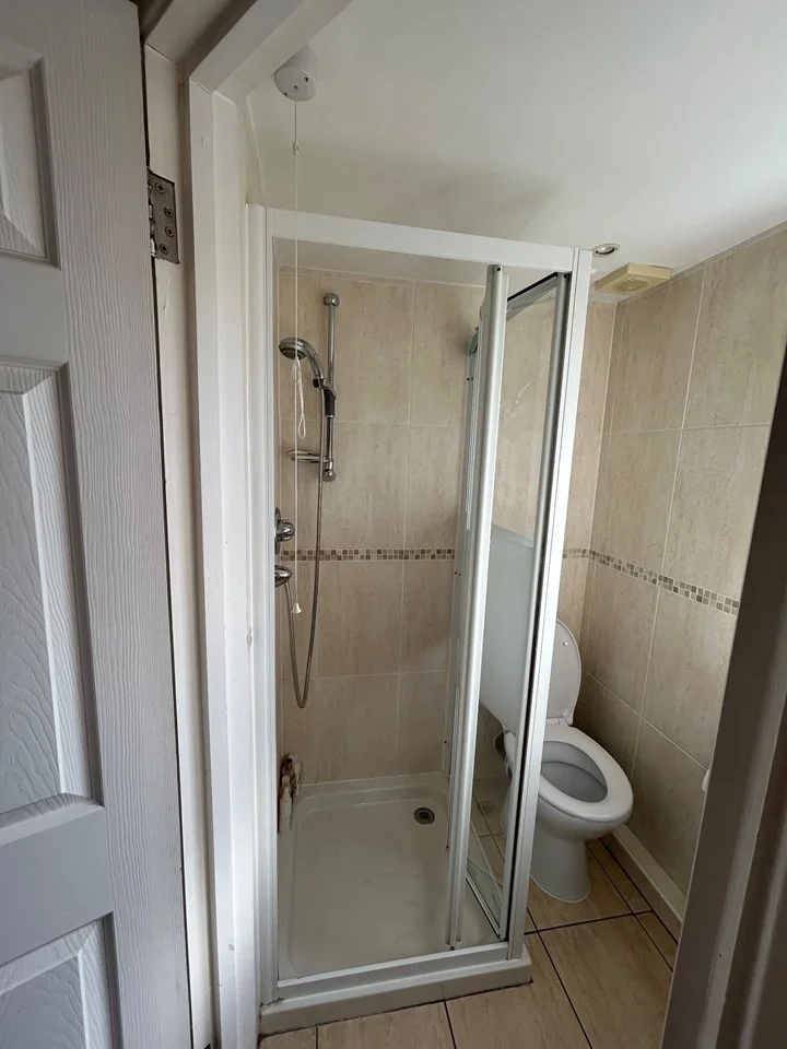 Room Beauchamp Road in Greater London