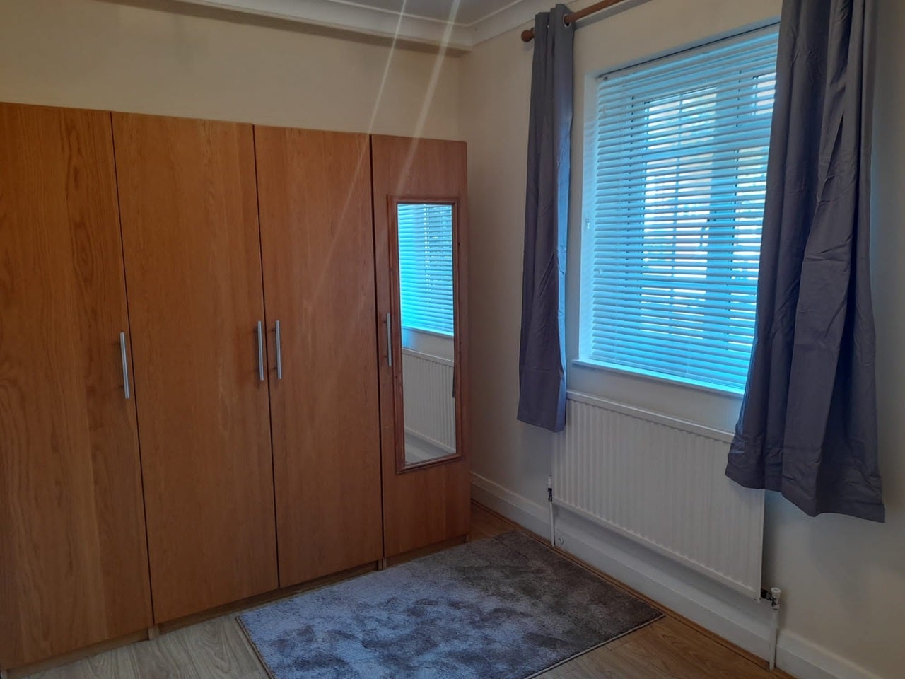 Flat Broadwalk Lane in Greater London