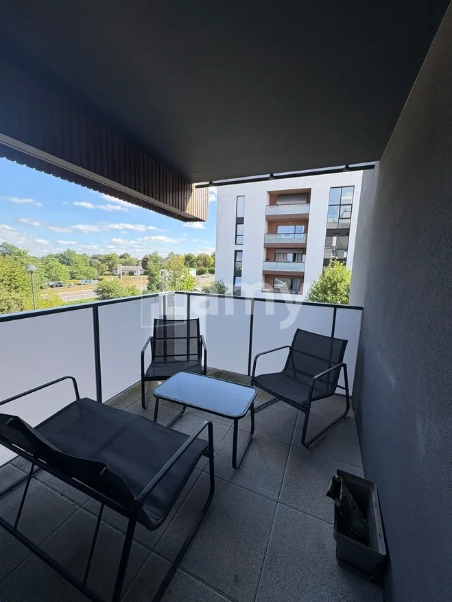 Flat Allée Adrienne Bolland in Noyal-Châtillon-sur-Seiche