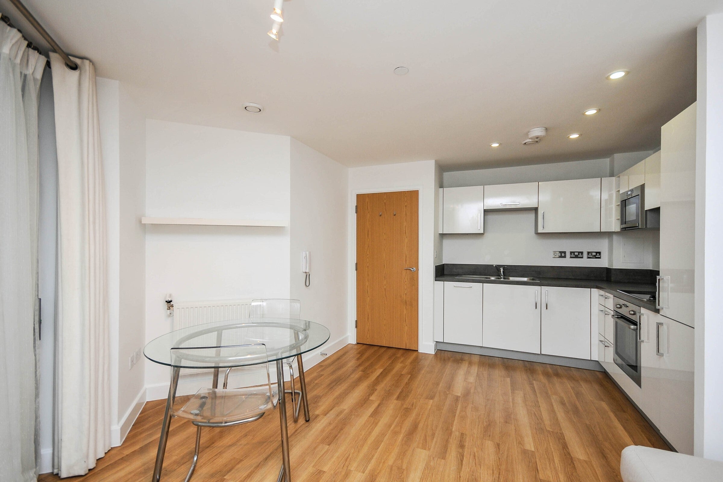 Flat Loampit Vale in Greater London
