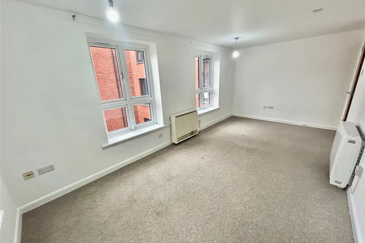Flat Short Stairs in Nottingham
