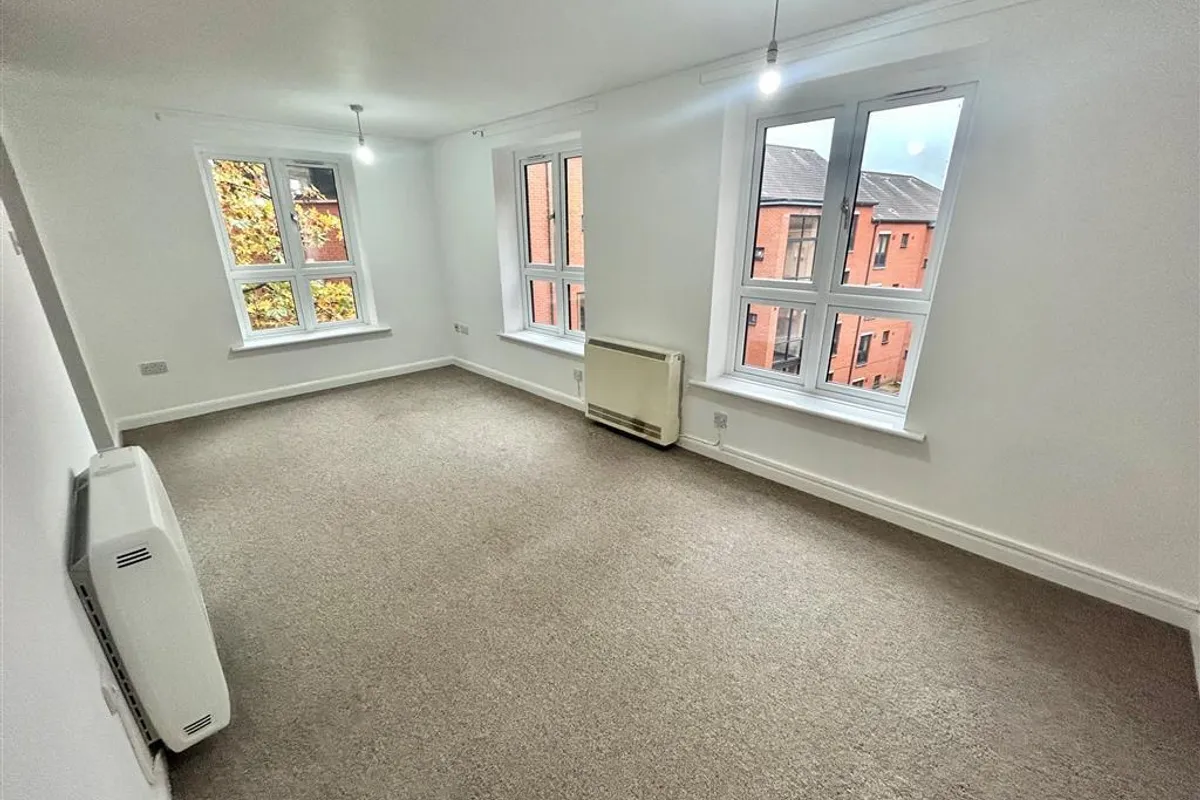 Flat Short Stairs in Nottingham
