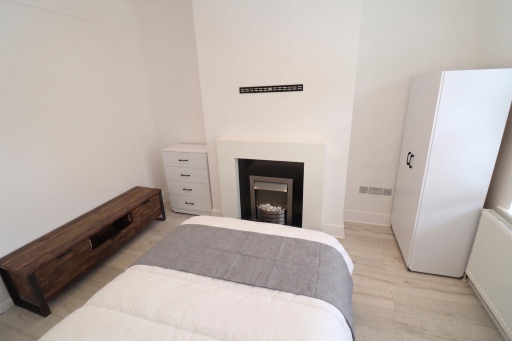 Room Globe Road in Greater London
