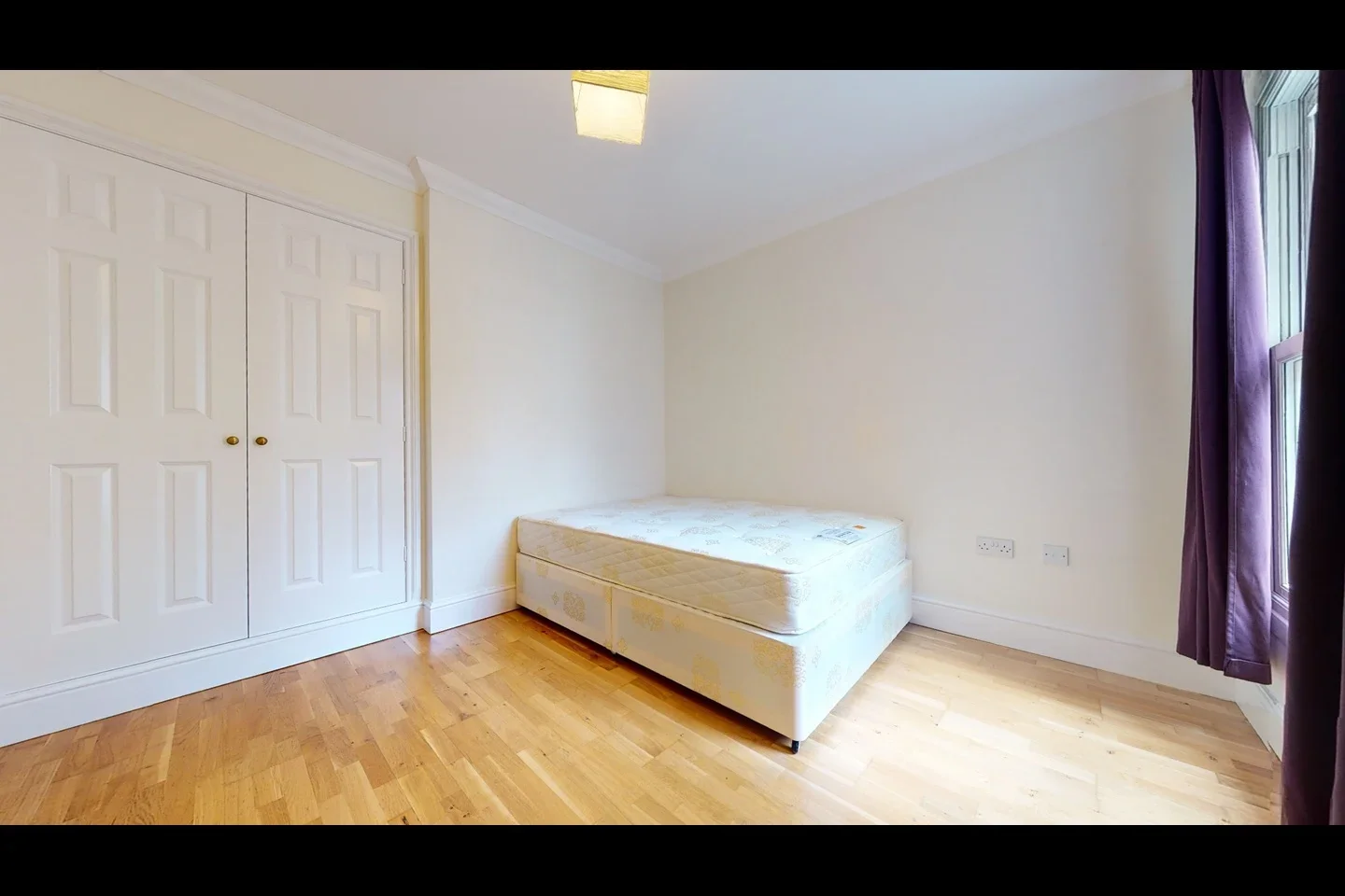 Flat Fulham Road in Greater London