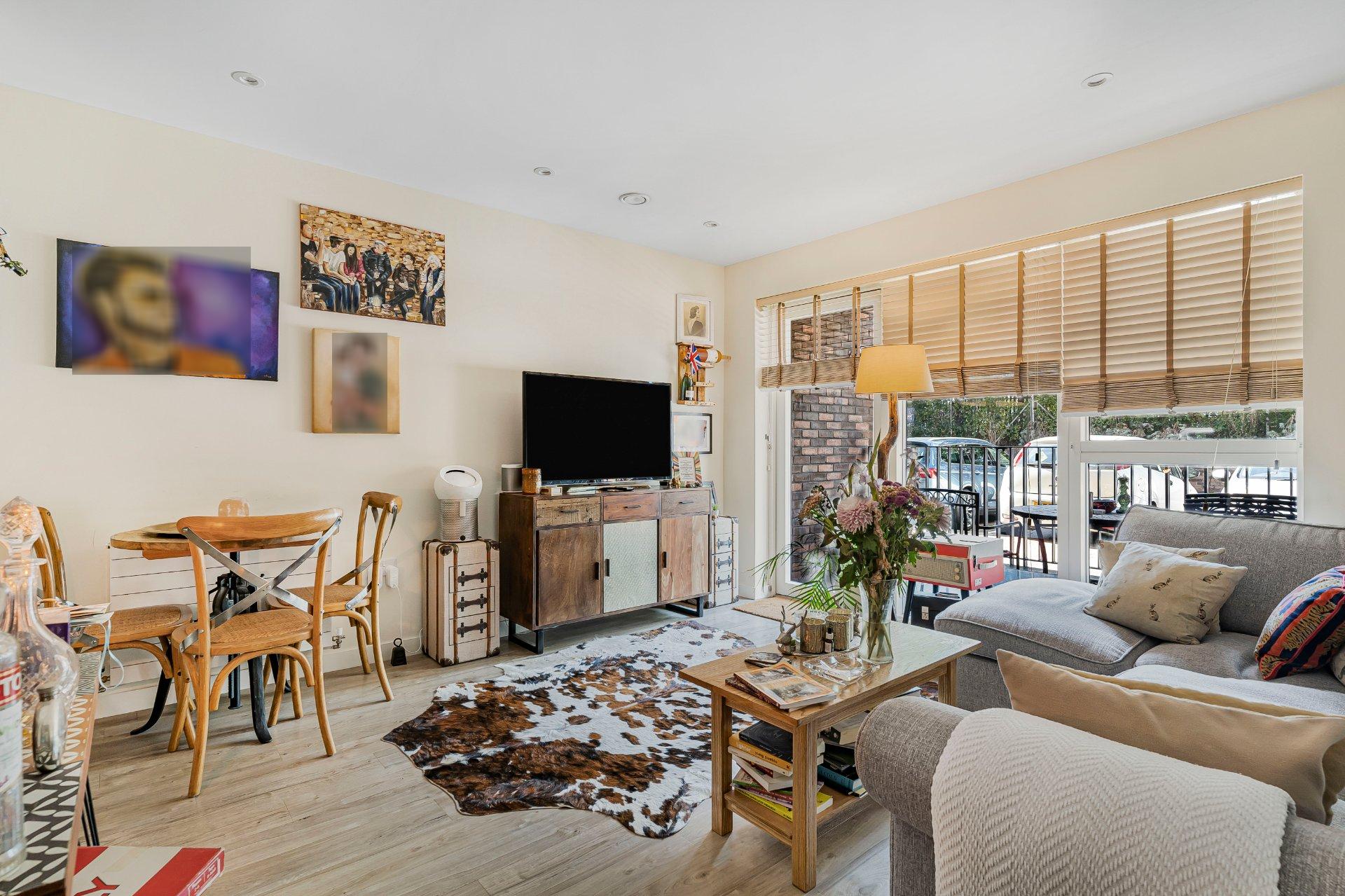 Flat Hatcham Street in Greater London