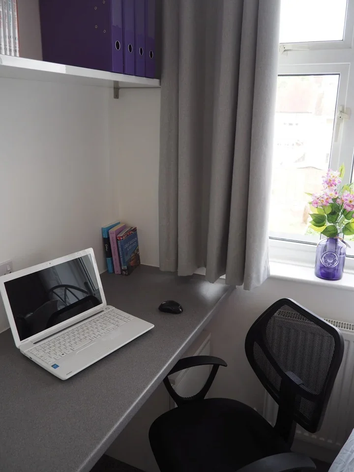 Room Stanford Road in Luton
