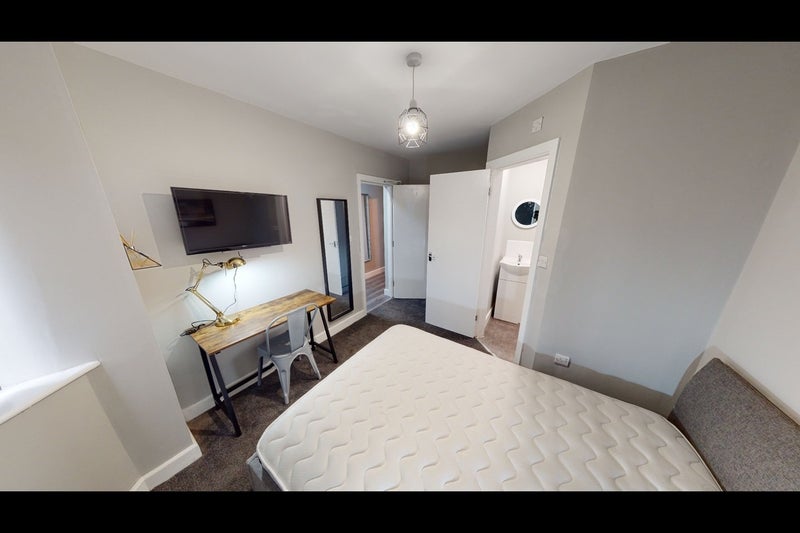 Room New Cross Street in Salford